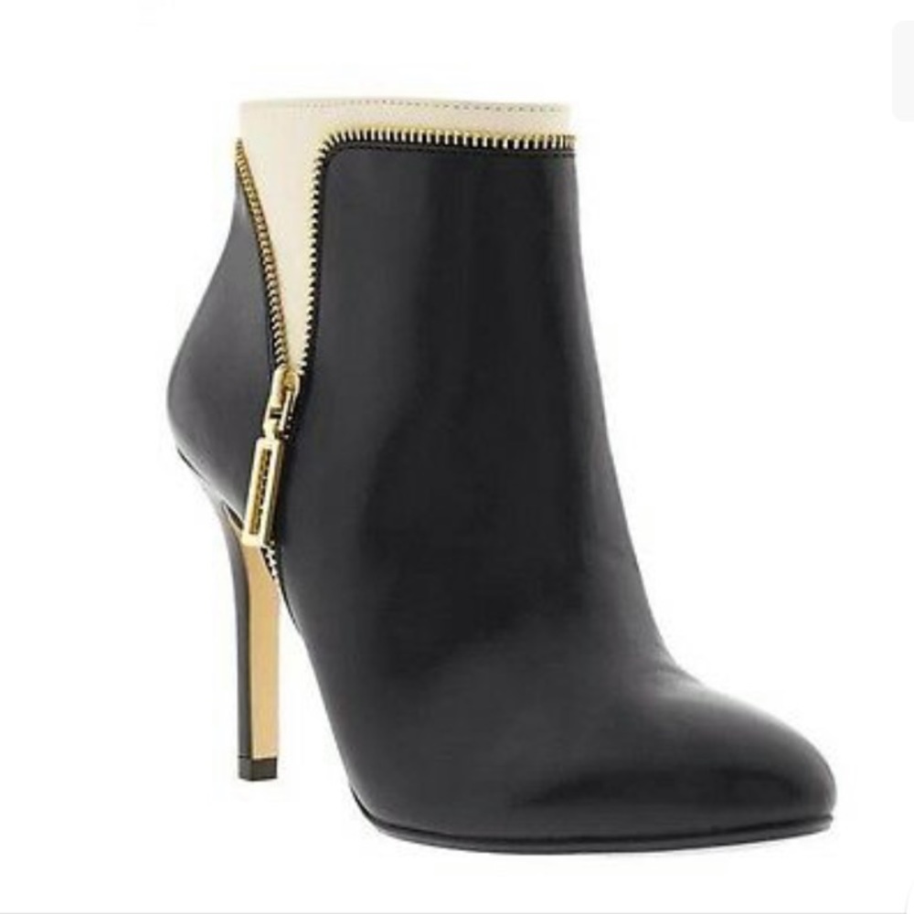 Banana Republic 7.5 KAMILE Booties Two Tone Black White Leather Gold Zippers